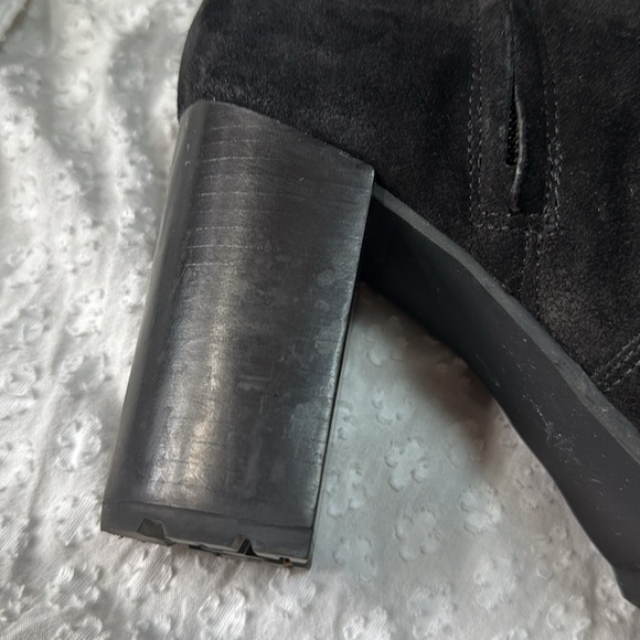 Tory Burch Sofia Lug Sole Black Suede Bootie size 8.5 - Picture 10 of 16